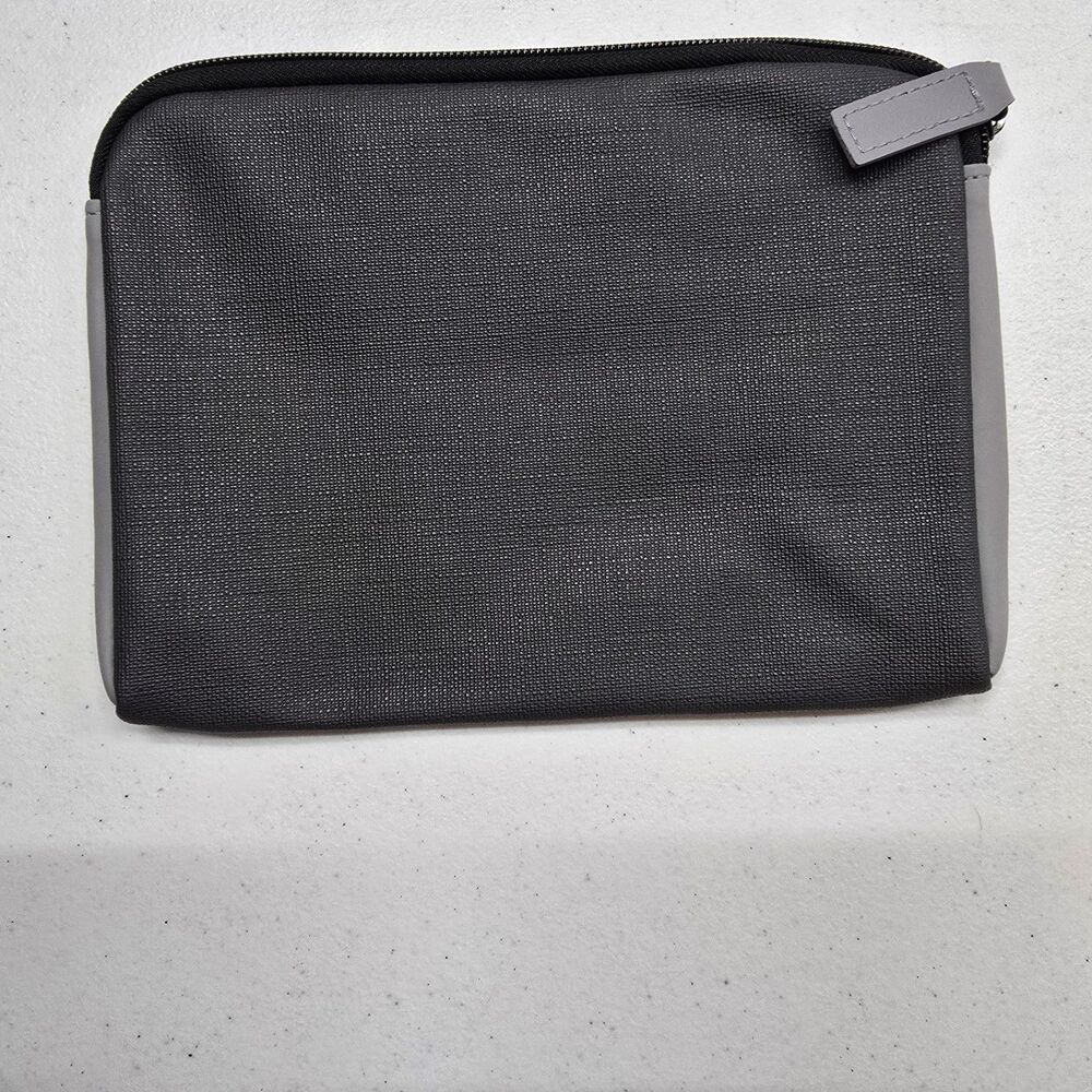 Tumi For Delta Accessory Travel Bag Pouch Gray 8x6 Zip Close - Picture 4 of 5